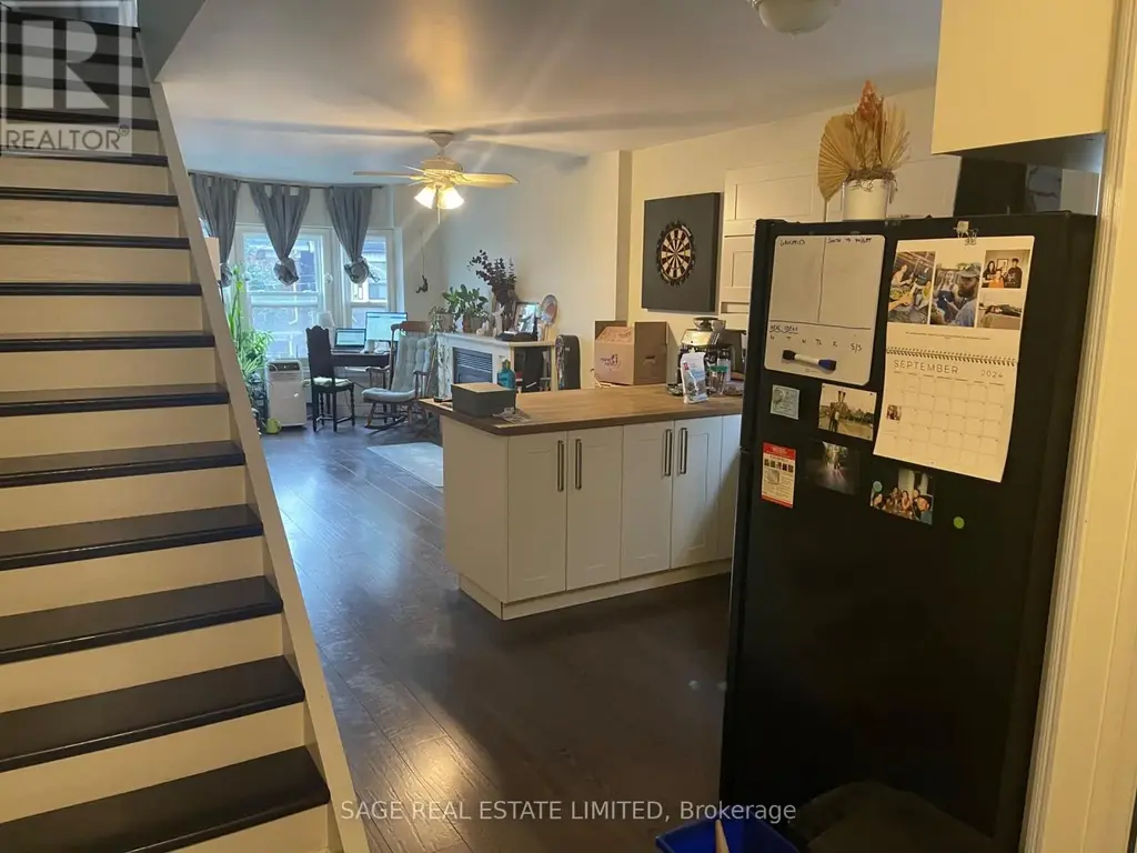 2nd Flr - 716 Ossington Avenue, Toronto (Dufferin Grove)